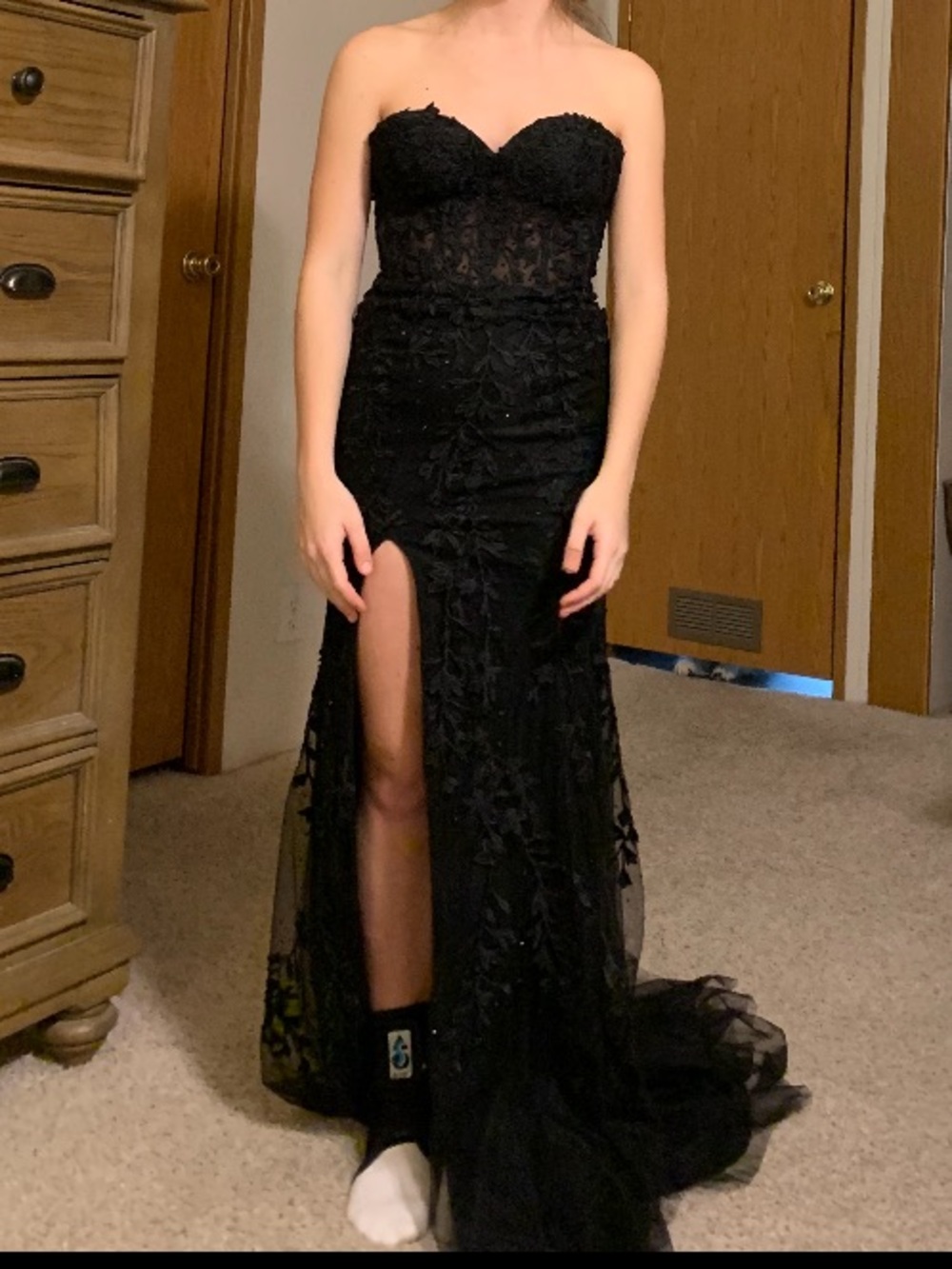 Elegant Black Strapless Lace Evening Gown